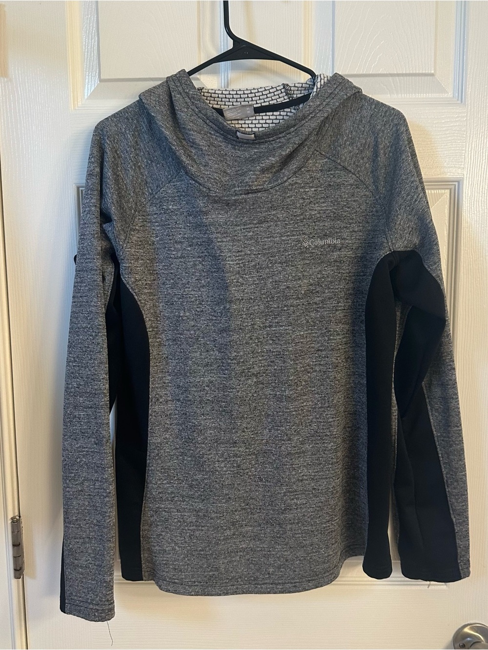 Columbia Heather Gray & Black Hooded Training Top – XL